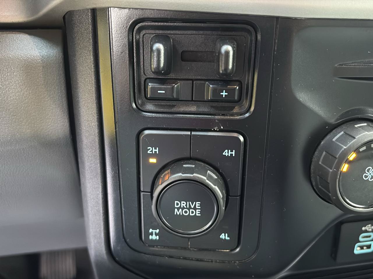 Used 2024 Ford F250 XLT w/ FX4 Off-Road Package AWD/4WD image 22