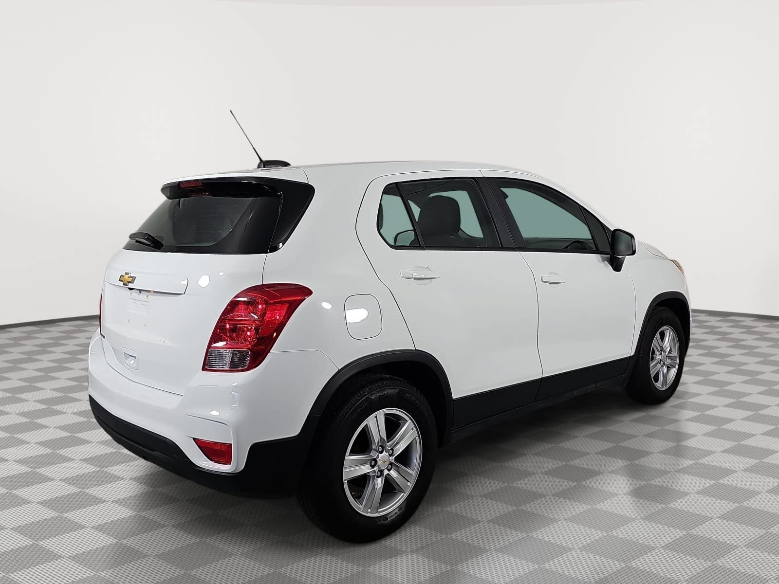 Used 2020 Chevrolet Trax LS FWD image 8