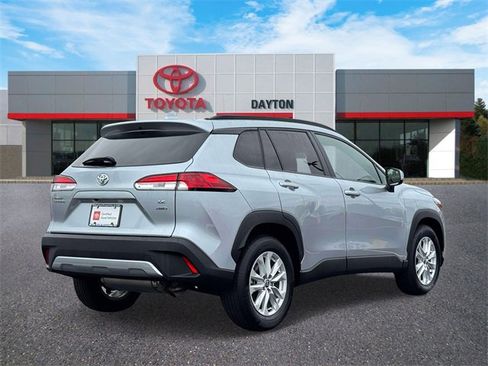 Used 2023 Toyota Corolla Cross LE image 5