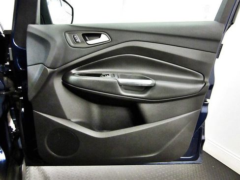 Used 2017 Ford C-MAX SE image 11