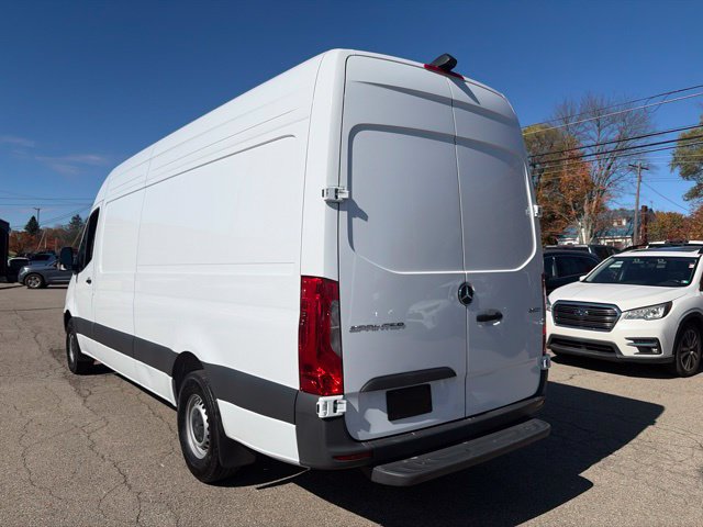 Used 2025 Mercedes-Benz Sprinter 2500 image 4