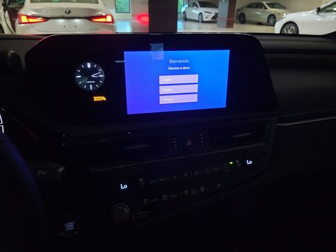 New 2025 Lexus ES 350 w/ Premium Package image 12