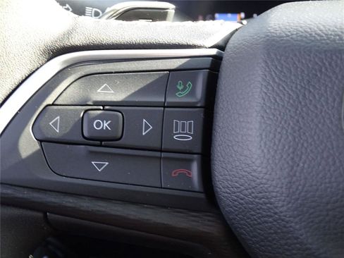 Used 2025 Jeep Grand Cherokee L Altitude image 35