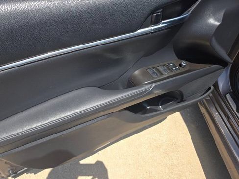 Used 2022 Toyota Camry XSE w/ Cold Weather Package FWD image 13