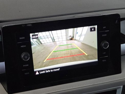 New 2026 Volkswagen Taos SE image 10