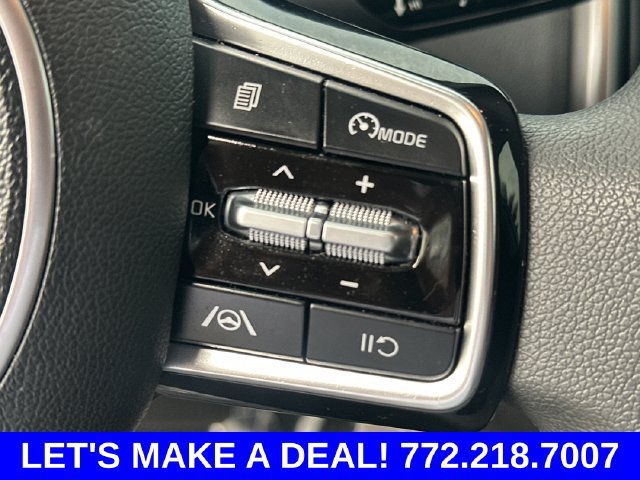 Used 2023 Kia Sorento LX FWD image 19