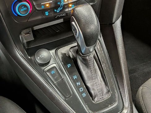 Used 2018 Ford Focus SE FWD image 18