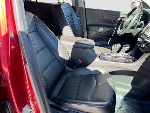Used 2023 Chevrolet Equinox Premier image 28
