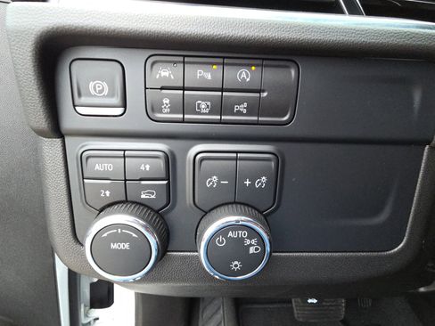 Used 2025 Chevrolet Tahoe LT AWD/4WD image 20