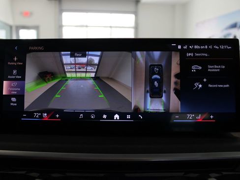 Used 2024 BMW X7 xDrive40i w/ M Sport Package image 16