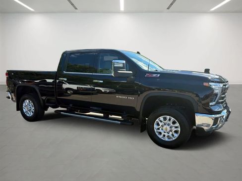 Used 2024 Chevrolet Silverado 2500 LTZ w/ LTZ Plus Package AWD/4WD image 6