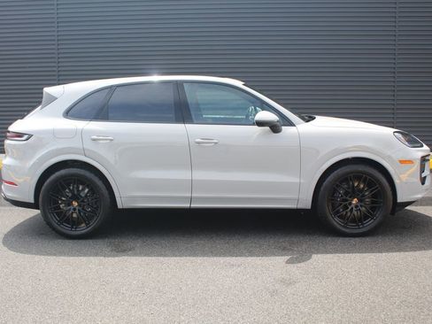 New 2026 Porsche Cayenne AWD/4WD image 9