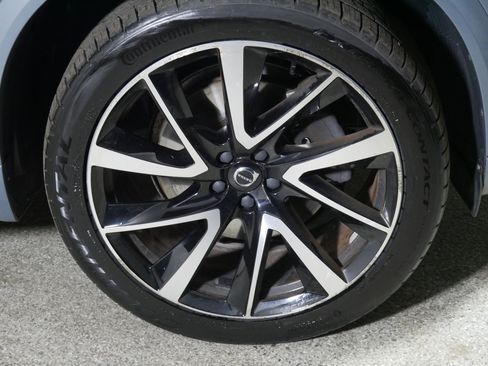 Used 2020 Volvo XC90 T6 Momentum image 15