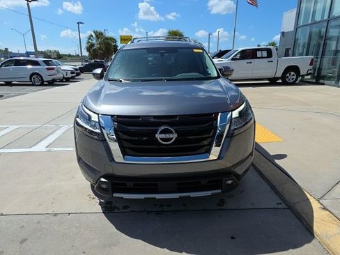 Used 2022 Nissan Pathfinder SL image 9