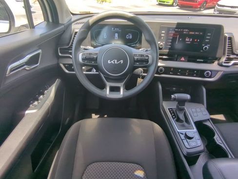 Used 2024 Kia Sportage LX FWD image 17