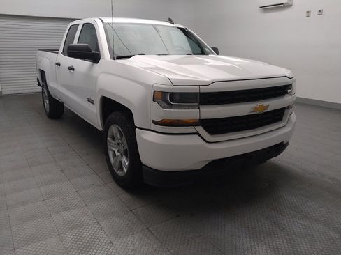Used 2018 Chevrolet Silverado 1500 Custom w/ Texas Edition RWD image 13