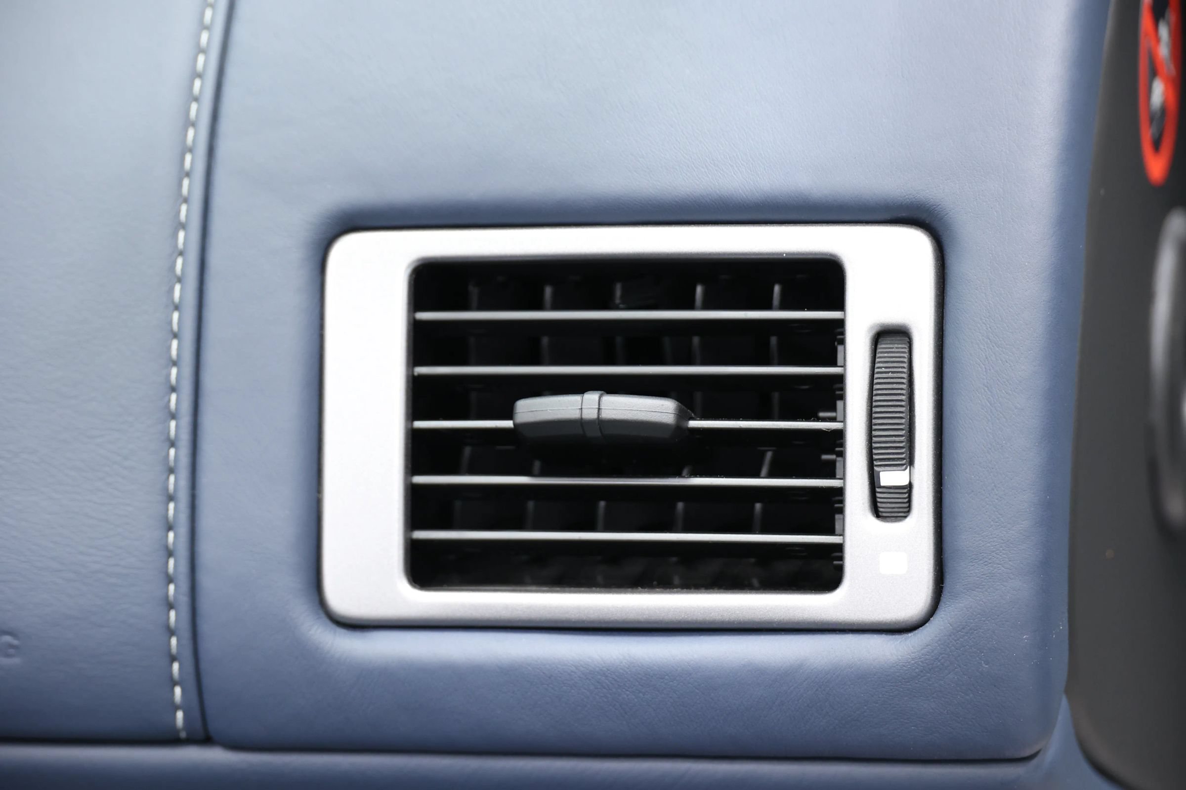 Used 2012 Aston Martin Virage Volante RWD image 87