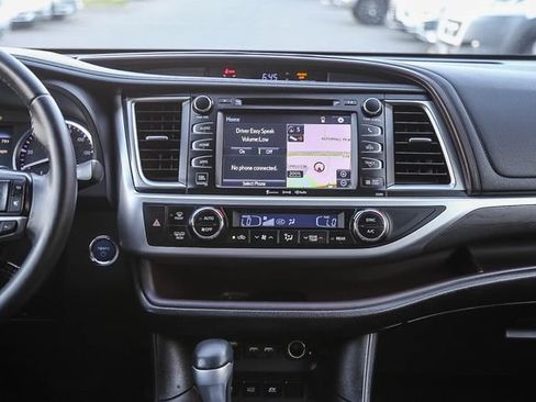 Used 2019 Toyota Highlander Limited AWD/4WD image 14
