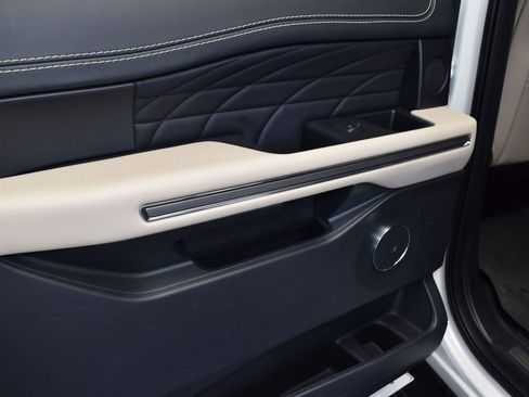 Used 2022 Ford Expedition Max Platinum image 15