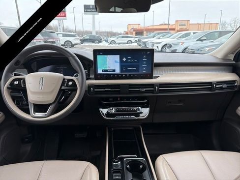 Used 2024 Lincoln Corsair AWD w/ Equipment Group 101A image 17