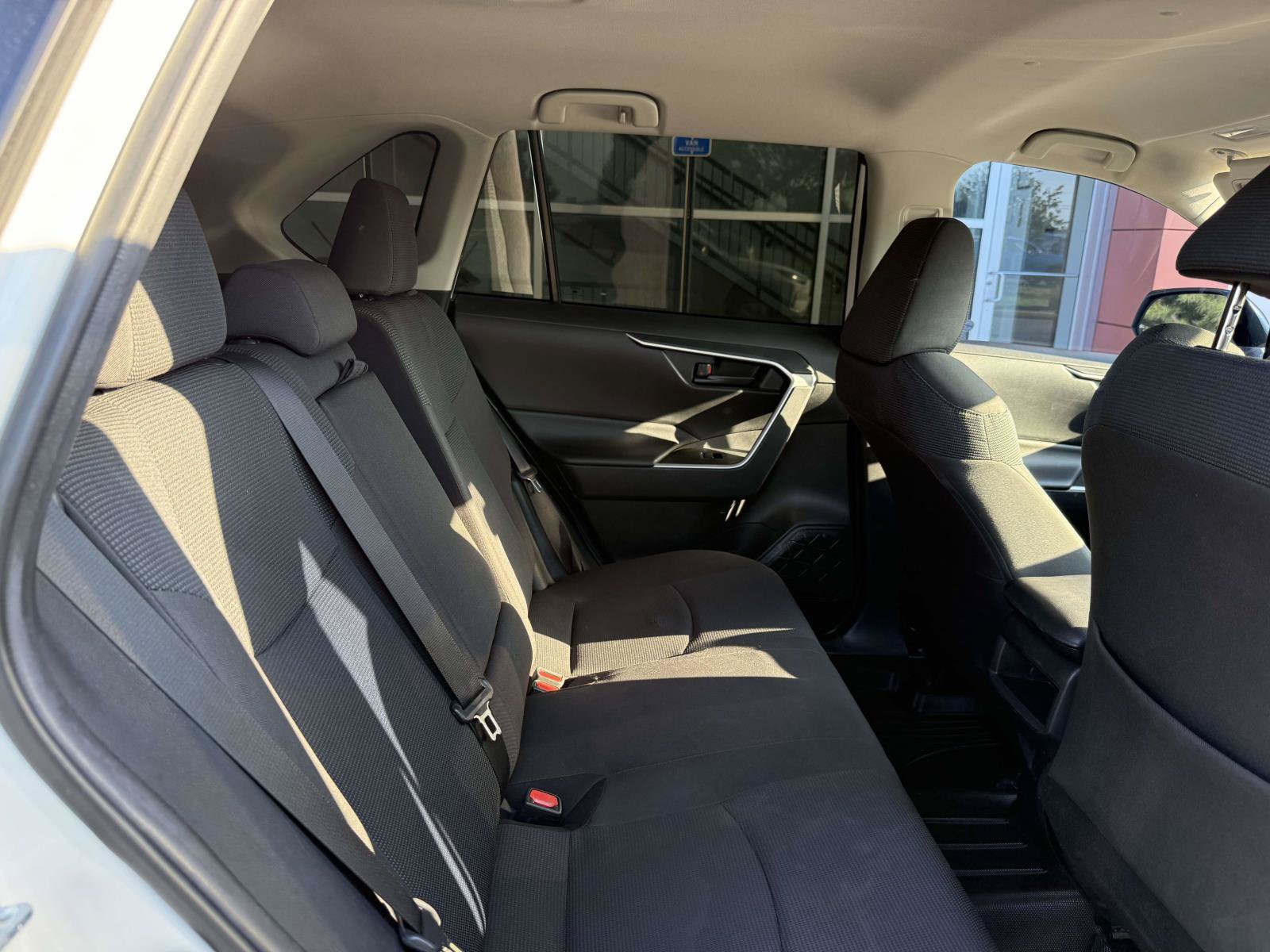 Used 2020 Toyota RAV4 LE FWD image 15