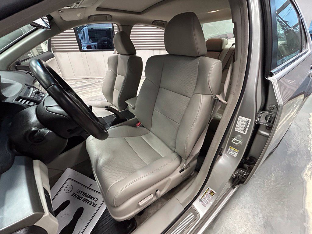 Used 2009 Acura TSX w/ Technology Package FWD image 7