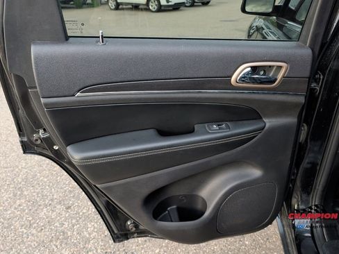 Used 2017 Jeep Grand Cherokee Limited AWD/4WD image 15