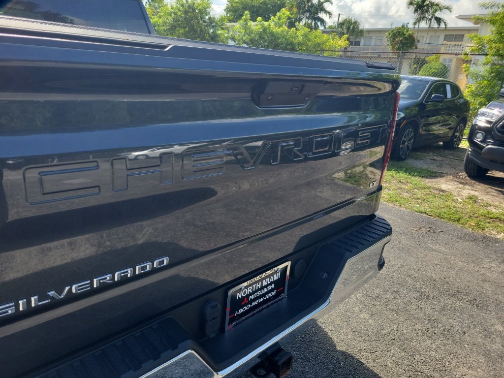 Used 2022 Chevrolet Silverado 1500 LT AWD/4WD image 11