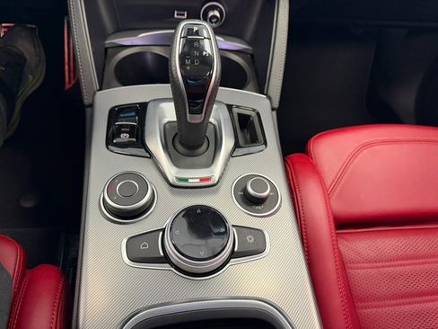Used 2023 Alfa Romeo Stelvio Veloce AWD/4WD image 50