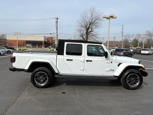 Used 2022 Jeep Gladiator Overland w/ Trailer Tow Package image 8