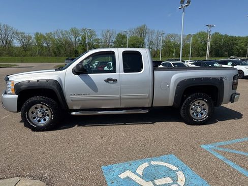 Used 2011 Chevrolet Silverado 1500 LS AWD/4WD image 4