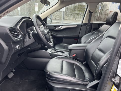 Used 2020 Ford Escape SE Sport image 10