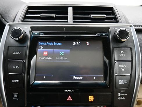 Used 2017 Toyota Camry XLE image 17