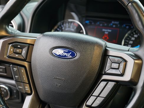 Used 2021 Ford Expedition Limited image 21