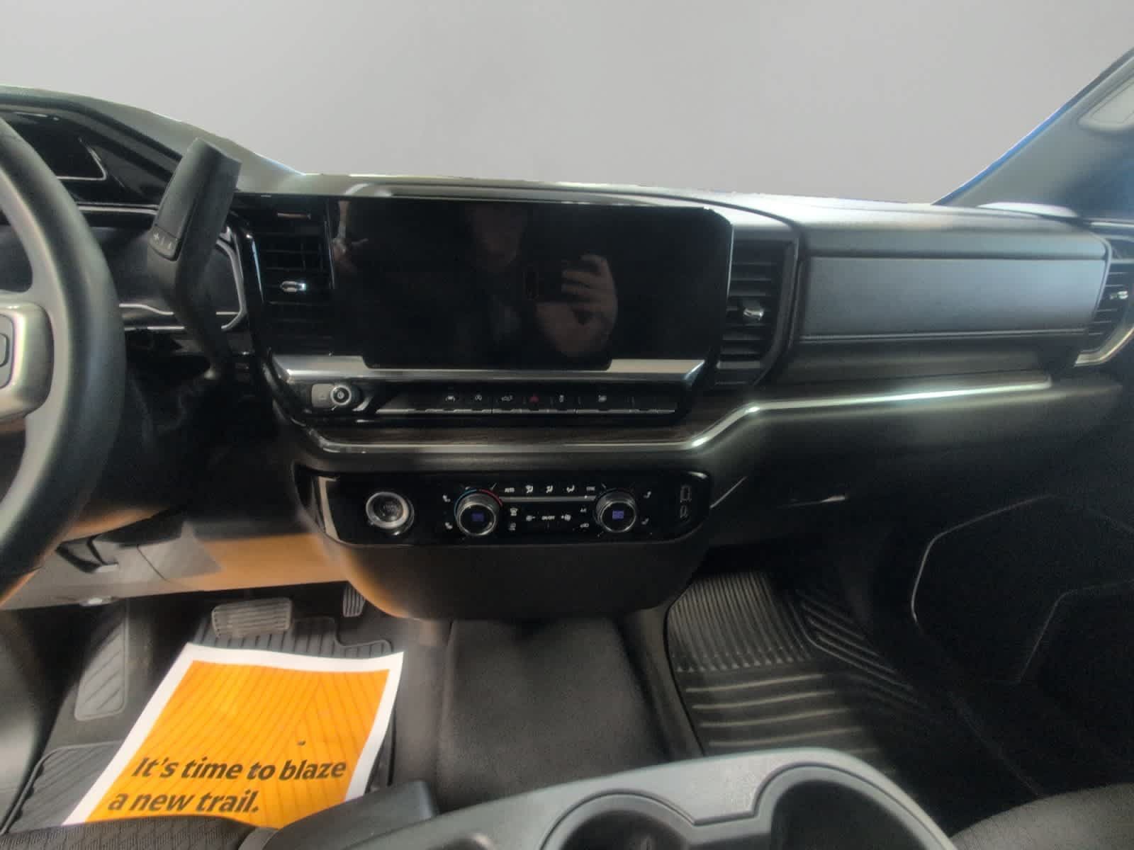 Used 2023 Chevrolet Silverado 1500 LT AWD/4WD image 11