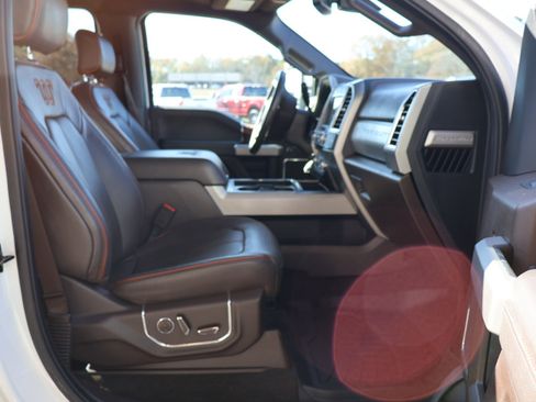 Used 2017 Ford F250 King Ranch w/ King Ranch Ultimate Package image 13