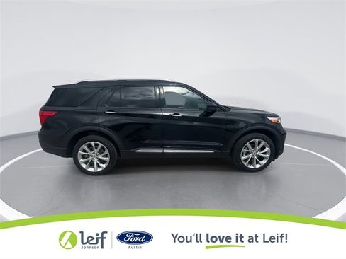 Used 2023 Ford Explorer Platinum w/ Technology Package image 12