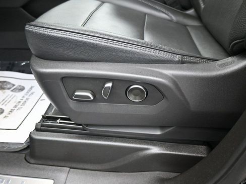 Used 2025 GMC Yukon Denali image 9