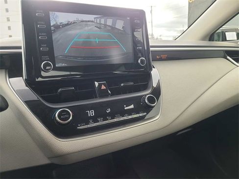 Used 2020 Toyota Corolla LE image 27