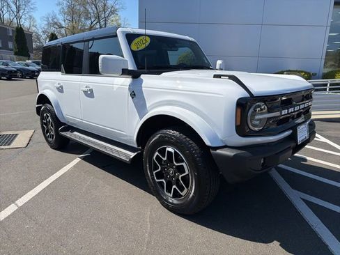 Used 2025 Ford Bronco Outer Banks AWD/4WD image 1