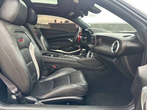 Used 2020 Chevrolet Camaro SS RWD image 21