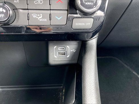 Used 2025 Jeep Compass Limited AWD/4WD image 37