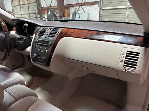 Used 2008 Cadillac DTS FWD image 20