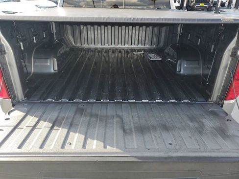 Used 2022 Chevrolet Silverado 1500 LT image 9