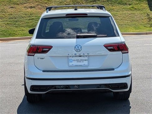 Used 2024 Volkswagen Tiguan SE R-Line image 5