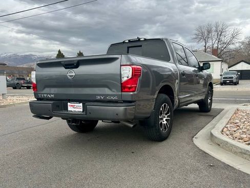 Used 2024 Nissan Titan 4x4 Crew Cab image 4