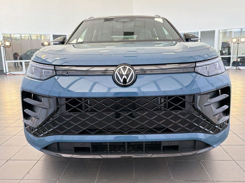 New 2026 Volkswagen Tiguan SE R-Line image 6