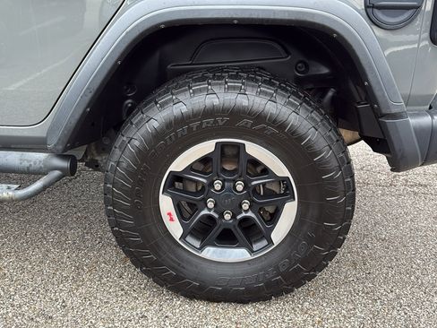 Used 2019 Jeep Wrangler Unlimited Rubicon w/ LED Lighting Group image 29