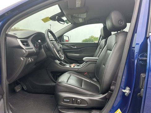 Used 2023 GMC Acadia SLT image 9