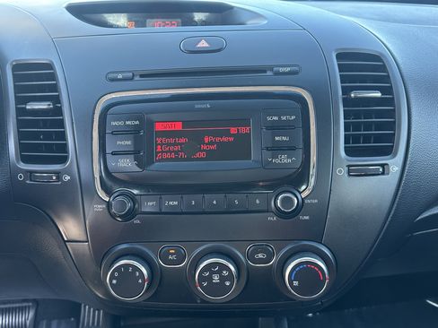 Used 2018 Kia Forte LX image 29